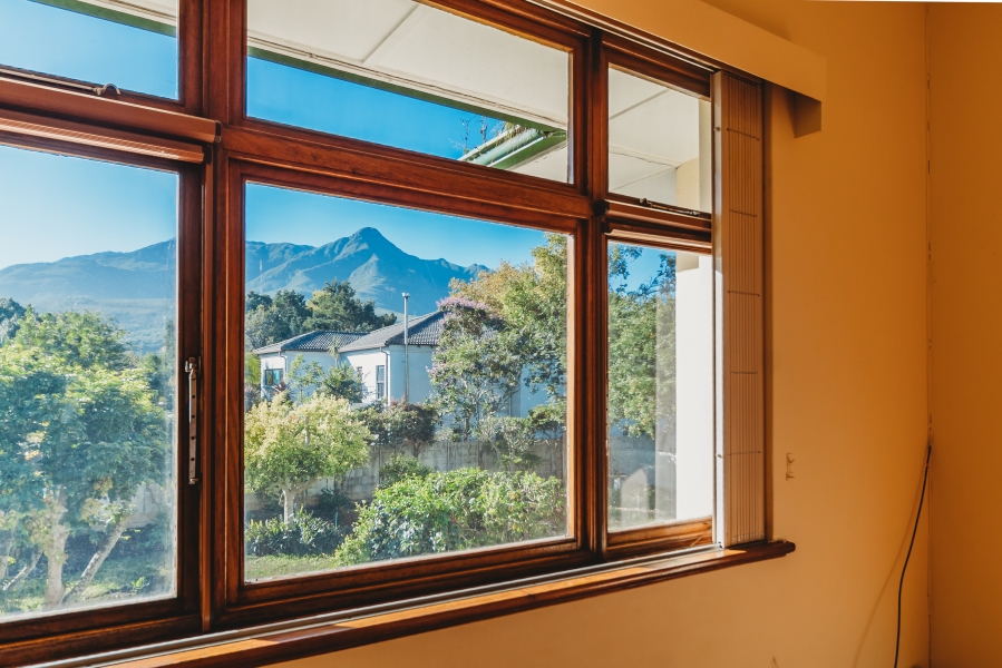 4 Bedroom Property for Sale in Heatherlands Western Cape